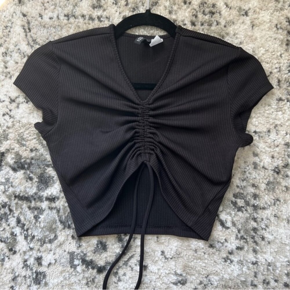 🔥H&M Ruched Top - Picture 2 of 11